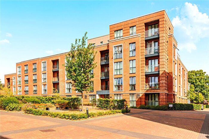 1 Bedroom Apartment For Sale In Fellowes Rise, Winchester, Hampshire, SO22