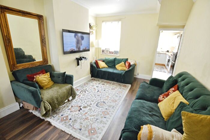 2 Bedroom Terraced House To Rent In Durham Road, Canning Town, London, E16