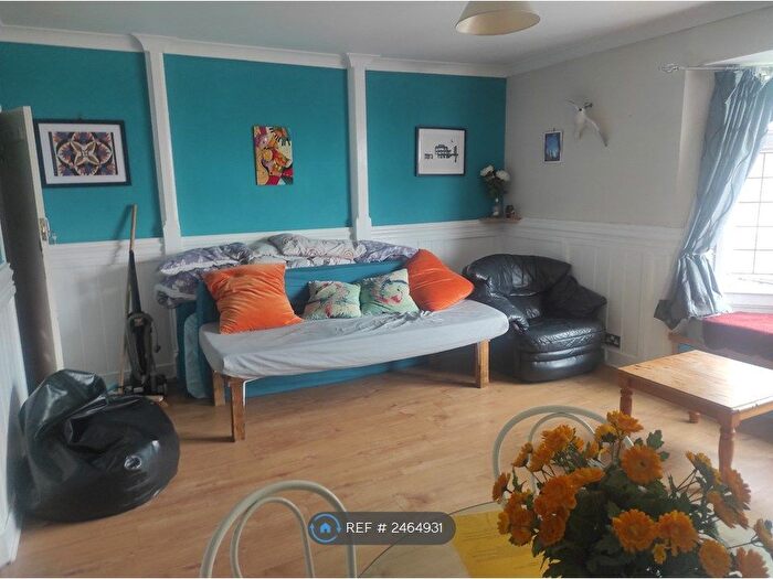 2 Bedroom Flat To Rent In Queen Square, Brighton, BN1