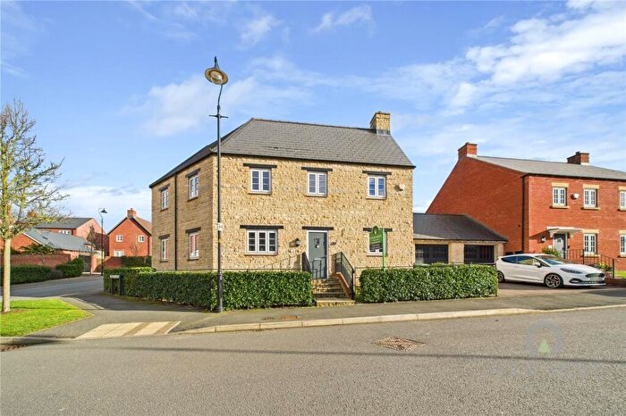 3 Bedroom Semi-Detached House For Sale In Poppyfield Road, Wootton, Northampton, NN4