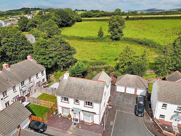 4 Bedroom Detached House For Sale In Erwr Brenhinoedd, Llandybie, Ammanford, SA18