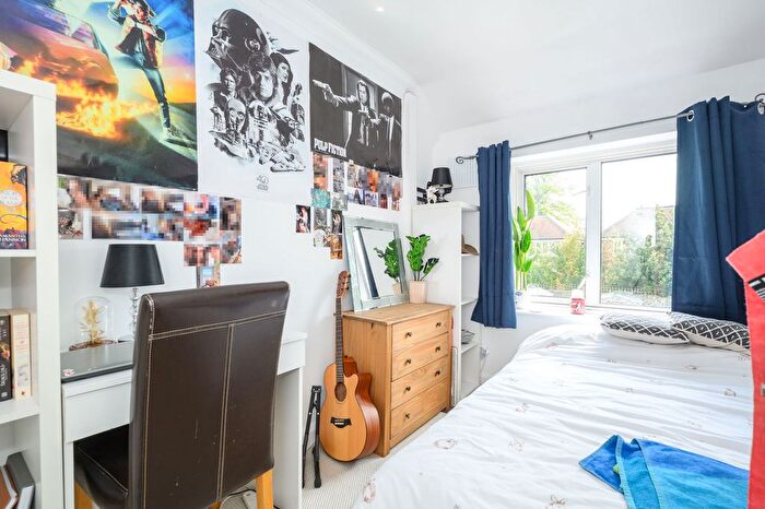 2 Bedroom Terraced House For Sale In Carlton Road, Walton-On-Thames, KT12