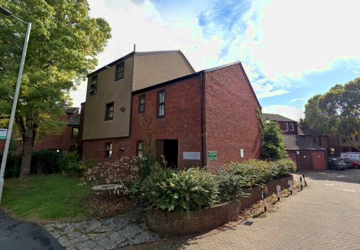 2 Bedroom Flat To Rent In Commercial Road, Exeter, EX2