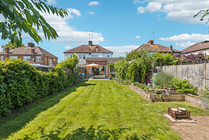 4 Bedroom Semi-Detached House For Sale In Cambridge Road, Hitchin, SG4