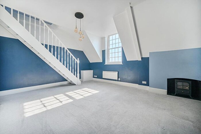 2 Bedroom Duplex For Sale In Lawrence Road, Southsea, PO5