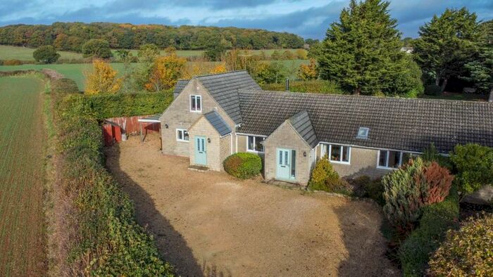 4 Bedroom Semi-Detached Bungalow For Sale In Kingway View, Corston, SN16