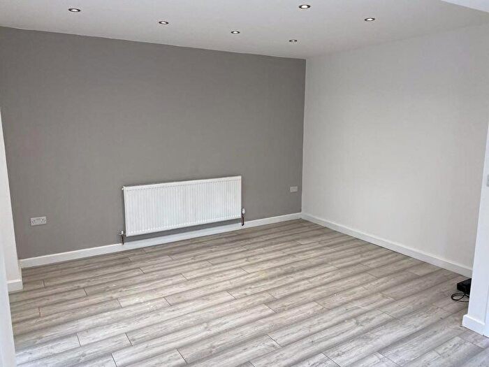 6 Bedroom House To Rent In Carisbrooke Avenue, Nottingham, NG9