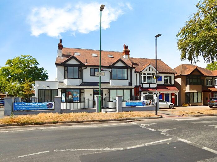 1 Bedroom Flat To Rent In Waverley Way, Carshalton, SM5
