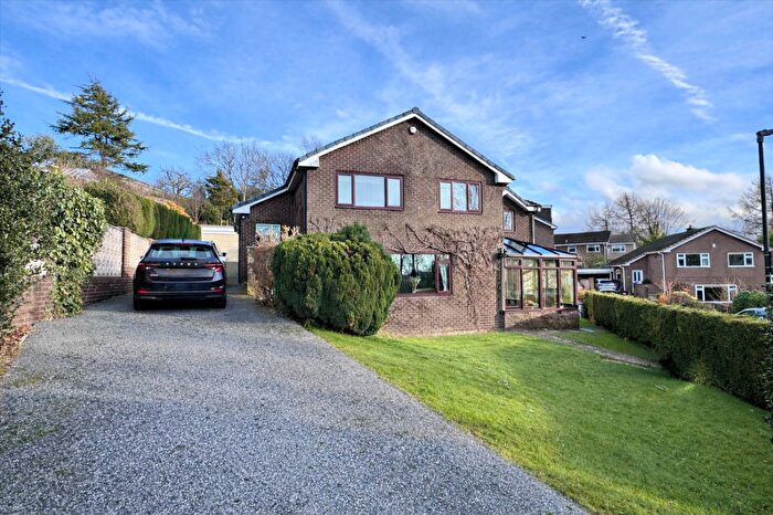 5 Bedroom Detached House For Sale In Haywards Close, Glossop, SK13