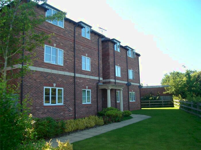2 Bedroom Apartment To Rent In Priory Gardens, Birmingham, West Midlands, B28