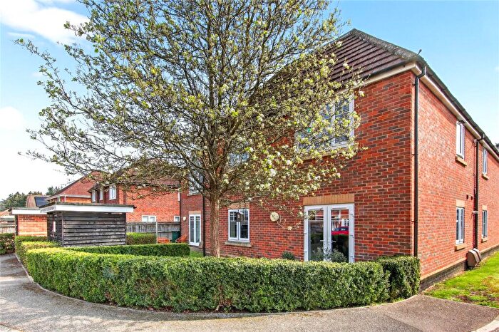 1 Bedroom Apartment For Sale In Windermere Gate, Bracknell, Berkshire, RG12