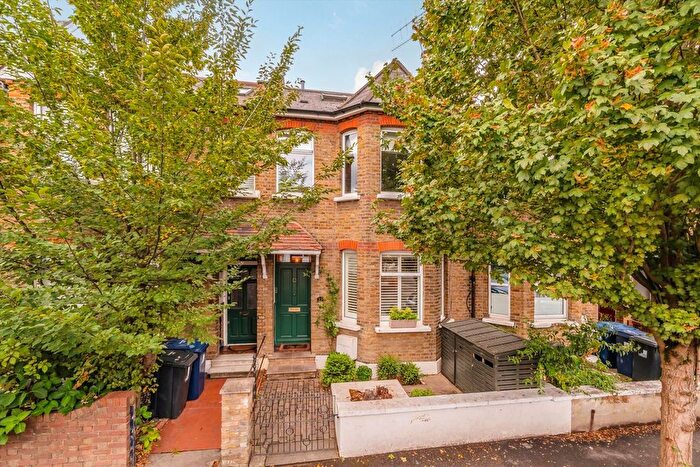 4 Bedroom Terraced House For Sale In Leighton Road, Northfields, W13