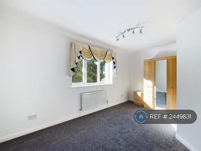 4 Bedroom Terraced House To Rent In Beverley Mews, Crawley, RH10