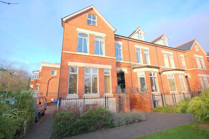 2 Bedroom Flat To Rent In St Johns Corner, - Whitelow Road, Chorlton, M21
