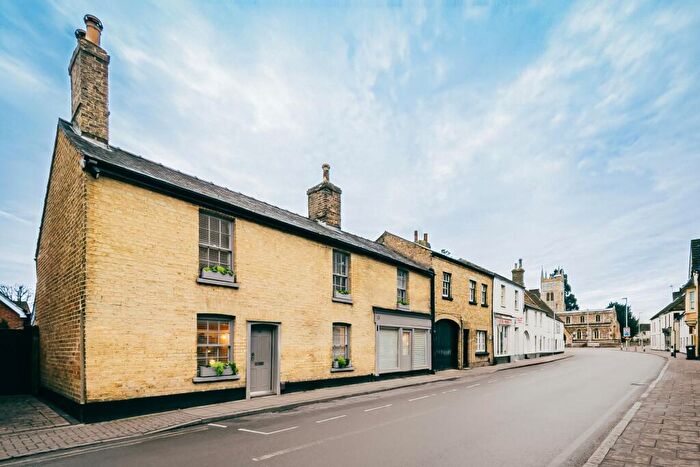 4 Bedroom End Of Terrace House For Sale In St. Marys Street, Eynesbury, PE19