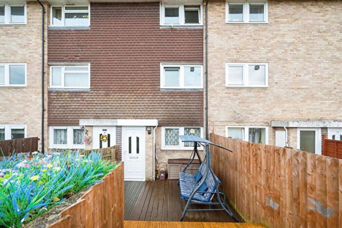 2 Bedroom Maisonette For Sale In Wadhurst Gardens, Southampton, SO19