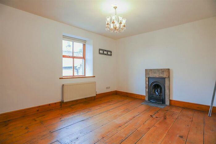 2 Bedroom End Of Terrace House To Rent In Bawdlands, Clitheroe, BB7