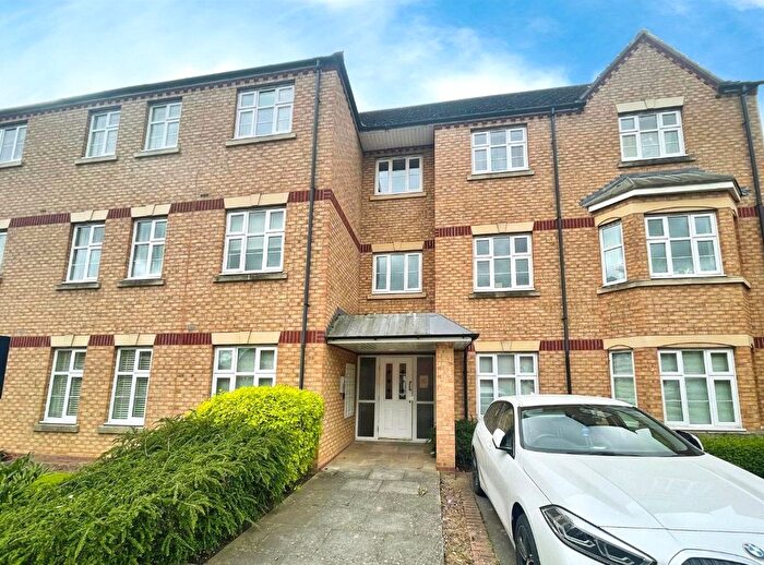2 Bedroom Flat For Sale In Darwin Crescent, Loughborough, Leicestershire, LE11