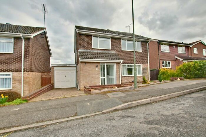 4 Bedroom Detached House To Rent In Stapleton Road, Orpington, BR6