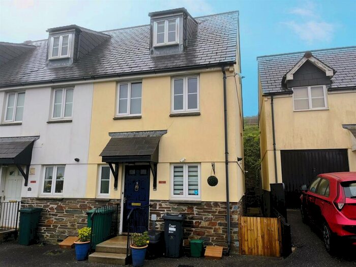 3 Bedroom Semi-Detached House To Rent In Lamorna Park, St. Austell, PL25