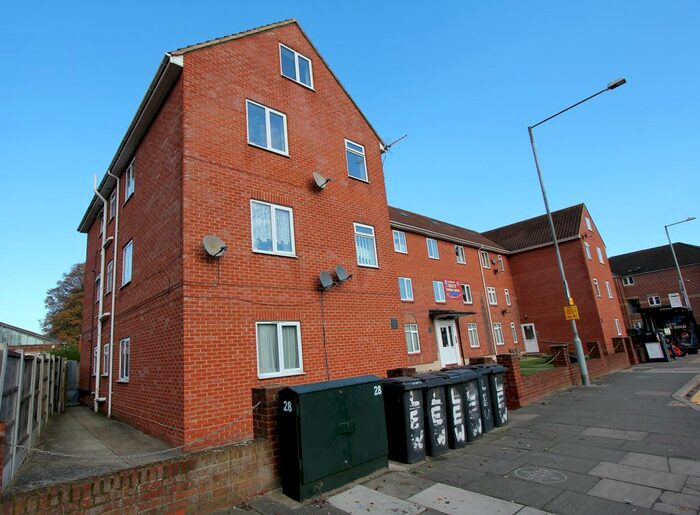 2 Bedroom Flat To Rent In Lewis House, London Road, Stanford-Le-Hope SS17