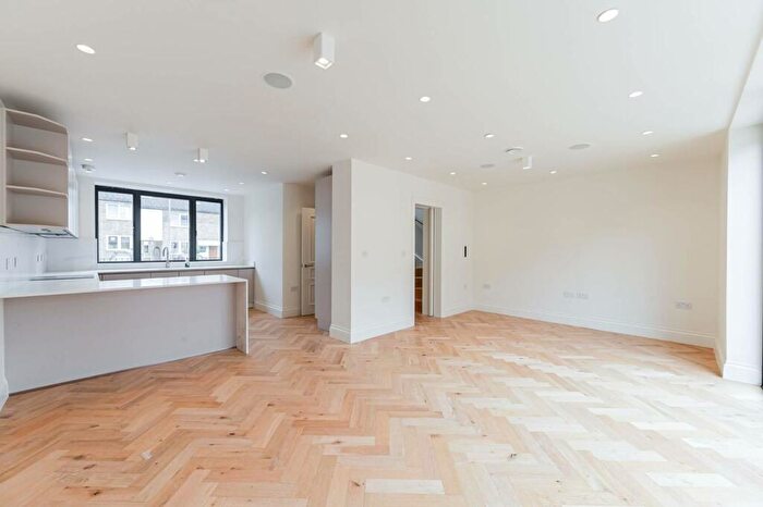 4 Bedroom Detached House To Rent In Darley Road, Wandsworth Common, London, SW11