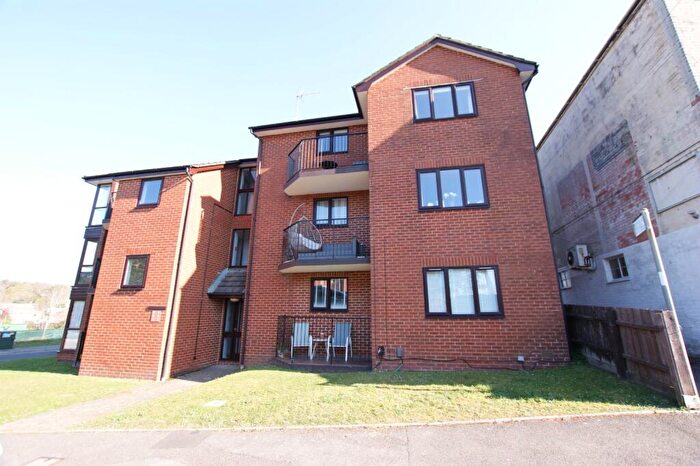 2 Bedroom Apartment For Sale In Flat, Jacklin Court, Wentworth Drive, Broadstone, Dorset, BH18