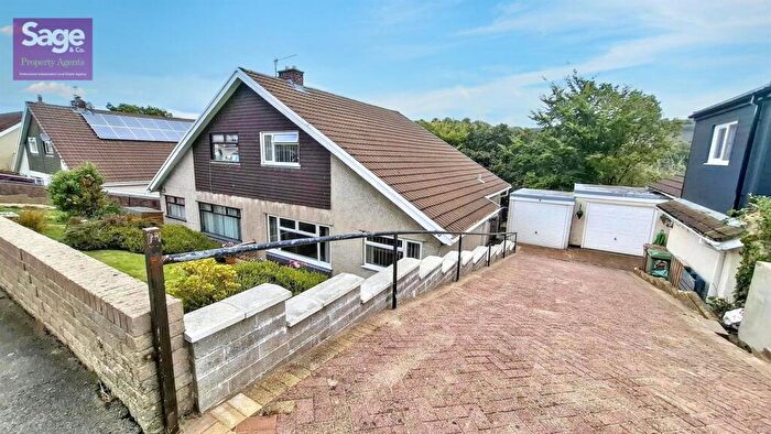 3 Bedroom Semi-Detached House For Sale In Manor Park, Newbridge, Newport, NP11