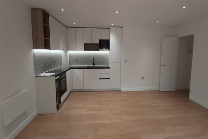 2 Bedroom Apartment To Rent In Fairbank House, Beaufort Square, NW9