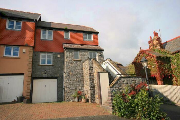 3 Bedroom Detached House To Rent In Pentre Wech, Conwy, LL32