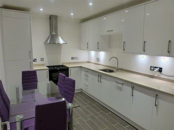 2 Bedroom Penthouse To Rent In Thorpe Road, Peterborough, PE3