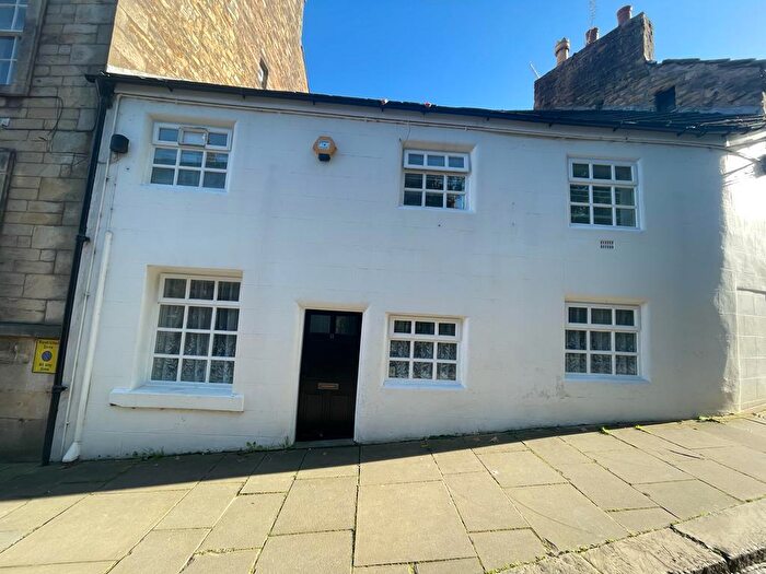 2 Bedroom Terraced House To Rent In Castle Hill, Lancaster, LA1