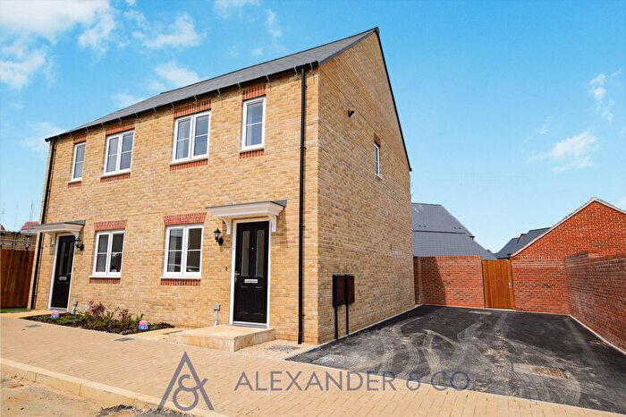 2 Bedroom Semi-Detached House To Rent In Rasen Road, Kingsmere, Bicester, OX26
