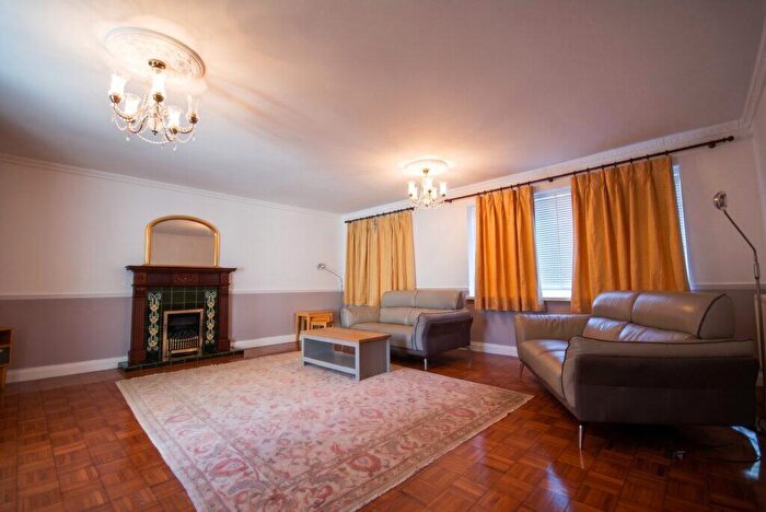 3 Bedroom Bungalow To Rent In Oakfield Road Selly Park, Birmingham, B29