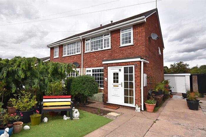3 Bedroom Semi-Detached House For Sale In Oak Avenue, Goole, DN14