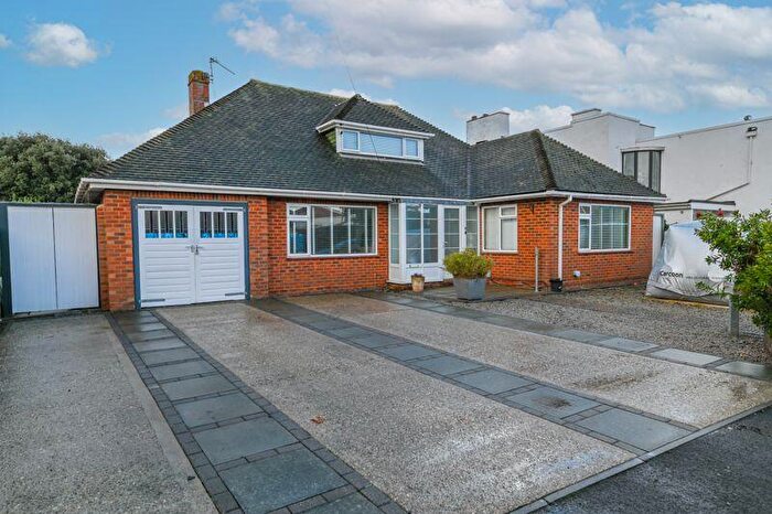 3 Bedroom Detached House For Sale In Manor Way, Hayling Island, PO11