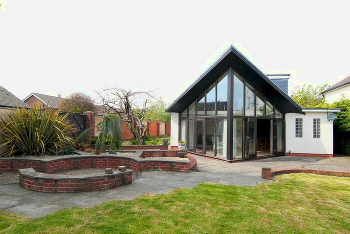 5 Bedroom Detached House To Rent In Wharfedale Crescent, Harrogate, HG2