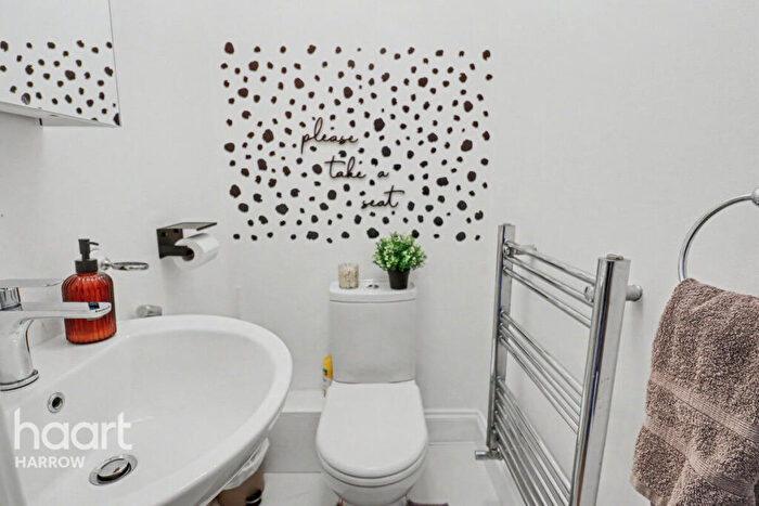 4 Bedroom Semi Detached House For Sale In Herlwyn Avenue, Ruislip, HA4