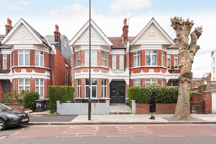 4 Bedroom Apartment To Rent In Anson Road, Cricklewood, NW2