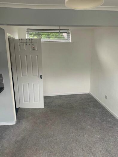 1 Bedroom Studio To Rent In Tudor Court, Tipton, DY4
