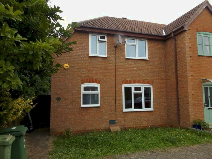 3 Bedroom House To Rent In Lowland Road, Tattenhoe, Milton Keynes, MK4