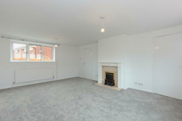 3 Bedroom Semi-Detached House To Rent In Spey Road, Abingdon, OX13