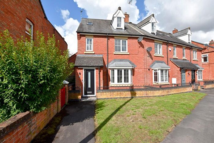 3 Bedroom End Of Terrace House For Sale In Cosby Road, Littlethorpe, Leicester, LE19