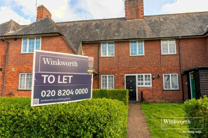 2 Bedroom Maisonette To Rent In Roe Lane, London, NW9