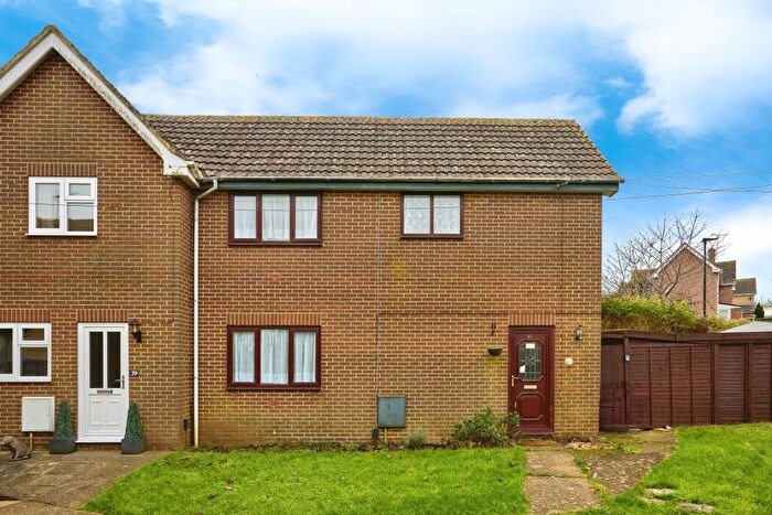 2 Bedroom End Of Terrace House To Rent In Jeals Lane, Sandown, PO36