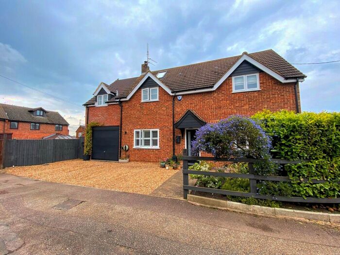 4 Bedroom Detached House To Rent In Orchard Road, Pulloxhill, MK45