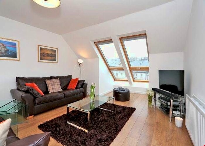 2 Bedroom Flat To Rent In Millburn Street, City Centre, Aberdeen, AB11