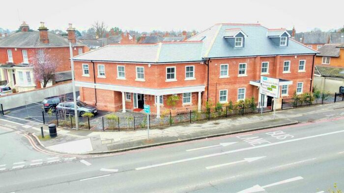 3 Bedroom Flat To Rent In Wokingham Road, Reading, RG6