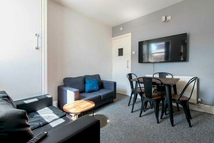 4 Bedroom Terraced House To Rent In Marlborough Street, Nottingham, NG7