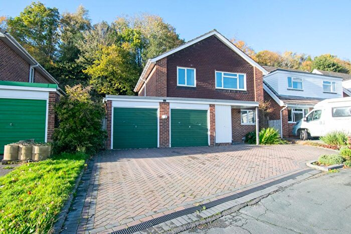 4 Bedroom Detached House To Rent In Hunters Way, Uckfield, TN22